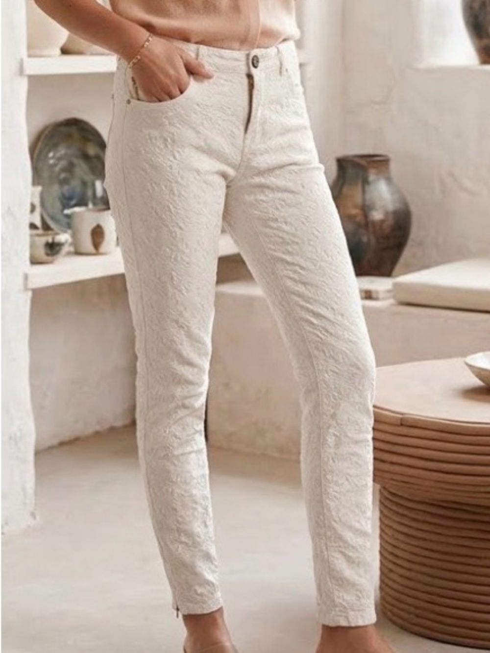 Cream Textured Zip-Hem Skinny Jeans